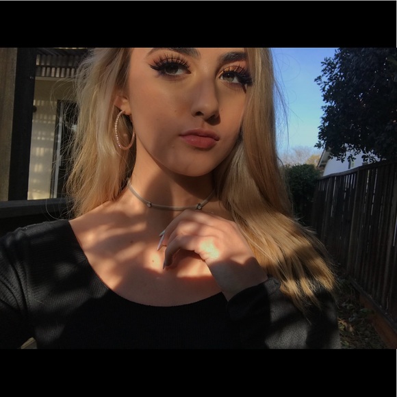 Meet your Posher, Angelina - Picture 1 of 1